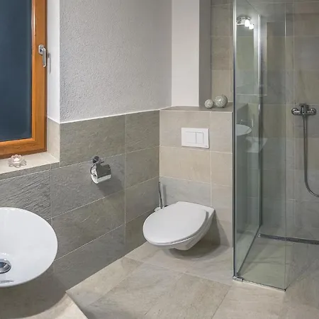 홈스테이 A Studia Flora *